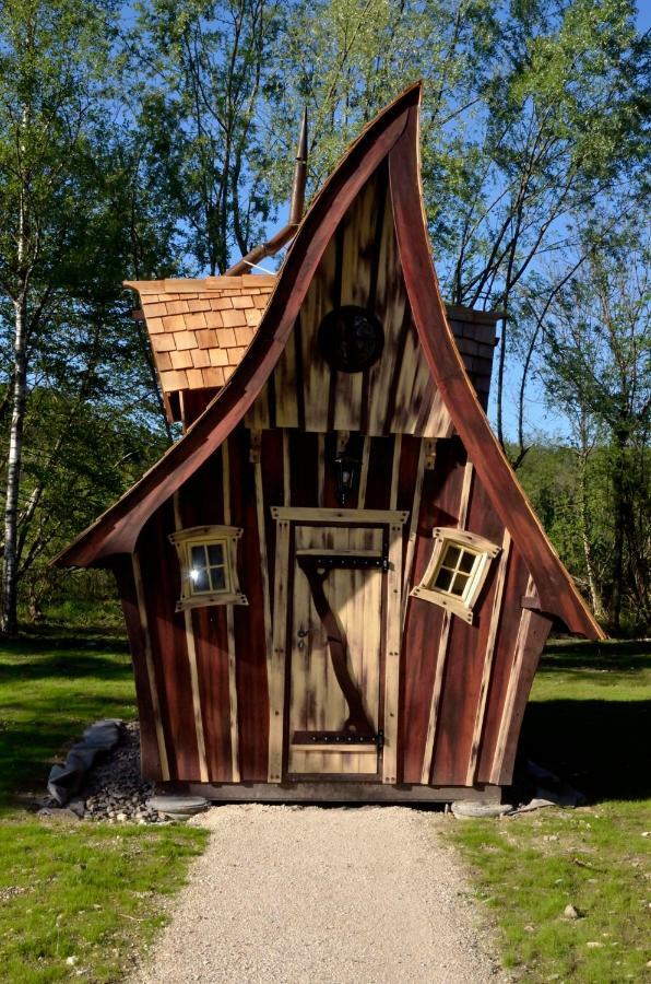 Cabanes D'Aiguebelette Saint-Alban-de-Montbel Eksteriør billede